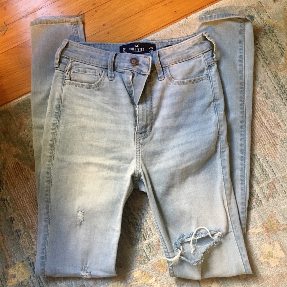 LIGHT BLUE HOLLISTER SKINNY JEANS